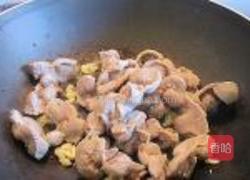 蒜头豆豉焖鸡珍的做法图解5