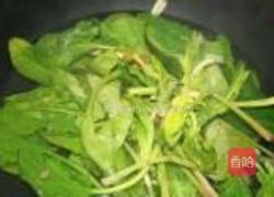 松子菠菜盅的做法图解2