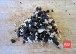 蒜头豆豉蒸海鳝的做法图解1