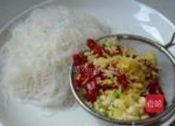 蒜蓉粉丝蒸扇贝的做法图解2