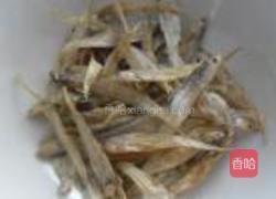 干鱼炖土豆的做法图解1