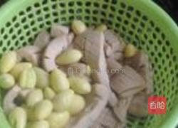 青椒银杏炒腰花的做法图解2