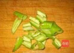 尖椒炒腐竹的做法图解5