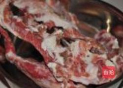 熏酱排骨边的做法图解1