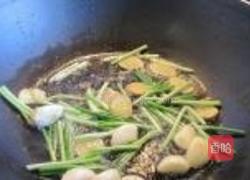 姜葱炒澳洲龙虾的做法图解3
