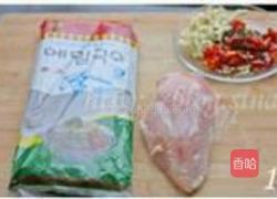 红油鸡丝冷面的做法图解1