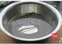 红油鸡丝冷面的做法图解2