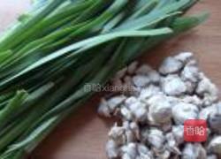 韭菜炒蚬肉的做法图解1