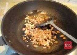 萝卜叶炒火腿的做法图解7