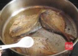 椒盐煎鲳鱼的做法图解5