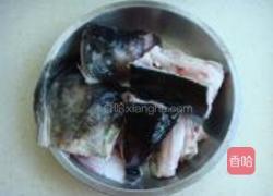 砂锅鱼头冻豆腐煲的做法图解1