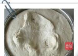 木耳肉末韭菜包子的做法图解2