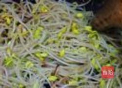 鱿鱼爆黄豆芽的做法图解6