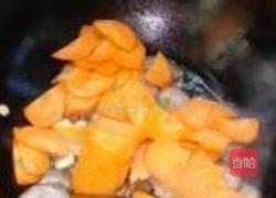 肉肠蒜薹胡萝卜的做法图解6