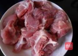 莲藕山药猪骨汤的做法图解1
