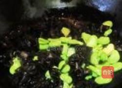 鸡蛋木耳炒蚕豆的做法图解4