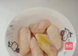 海带黄豆焖鸡翅的做法图解1