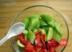 蛰头拌黄瓜的做法图解3