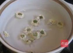 菊花枸杞糯米粥的做法图解2