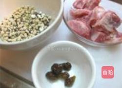 排骨汤的做法图解1