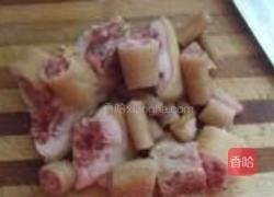 猪尾巴炖萝卜干的做法图解2