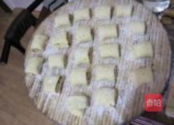 红豆沙地瓜花卷的做法图解7