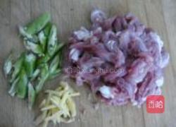 肉炒半边豆角的做法图解1