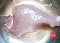 猪肝菠菜汤的做法图解1