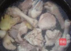 木瓜鸡脚猪骨汤的做法图解5