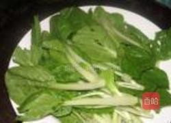 白菜蛤蜊汤的做法图解1