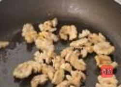 桃仁木耳豆腐煲的做法图解4