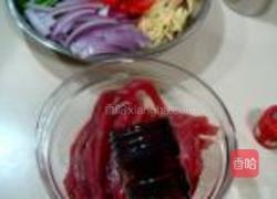 杭椒炒牛肉的做法图解1