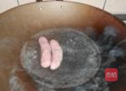 黄瓜炒香肠的做法图解1
