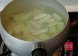 玉米萝卜炖排骨的做法图解1