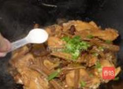 茶树菇烧鸡翅的做法图解16