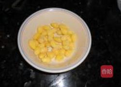 枝竹银杏浸豆苗的做法图解1