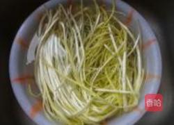 韭黄炒鸡蛋的做法图解2