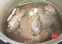 鲜蔬炖猪蹄的做法图解4