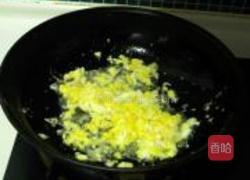 茄汁蛋炒饭的做法图解2