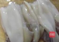 柠香兰花墨鱼的做法图解1