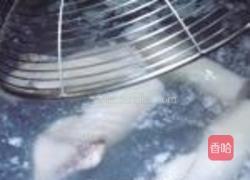 柠香兰花墨鱼的做法图解2