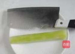 凉拌莴笋的做法图解2