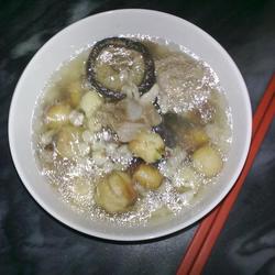 蘑菇莲子汤的做法[图]