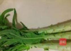 红烧肉炖莴笋的做法图解2