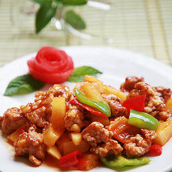 菠萝咕老肉的做法[图]