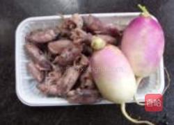 萝卜乌贼汤的做法图解1