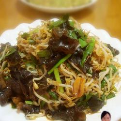 绿豆芽韭菜炒木耳的做法[图]