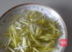 韭黄炒鸡蛋的做法图解1