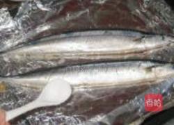 黑胡椒烤秋刀鱼的做法图解3