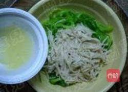 凉拌蒜苗金针菇的做法图解7
